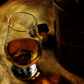 Z czym pić whisky? Kompletny poradnik na start