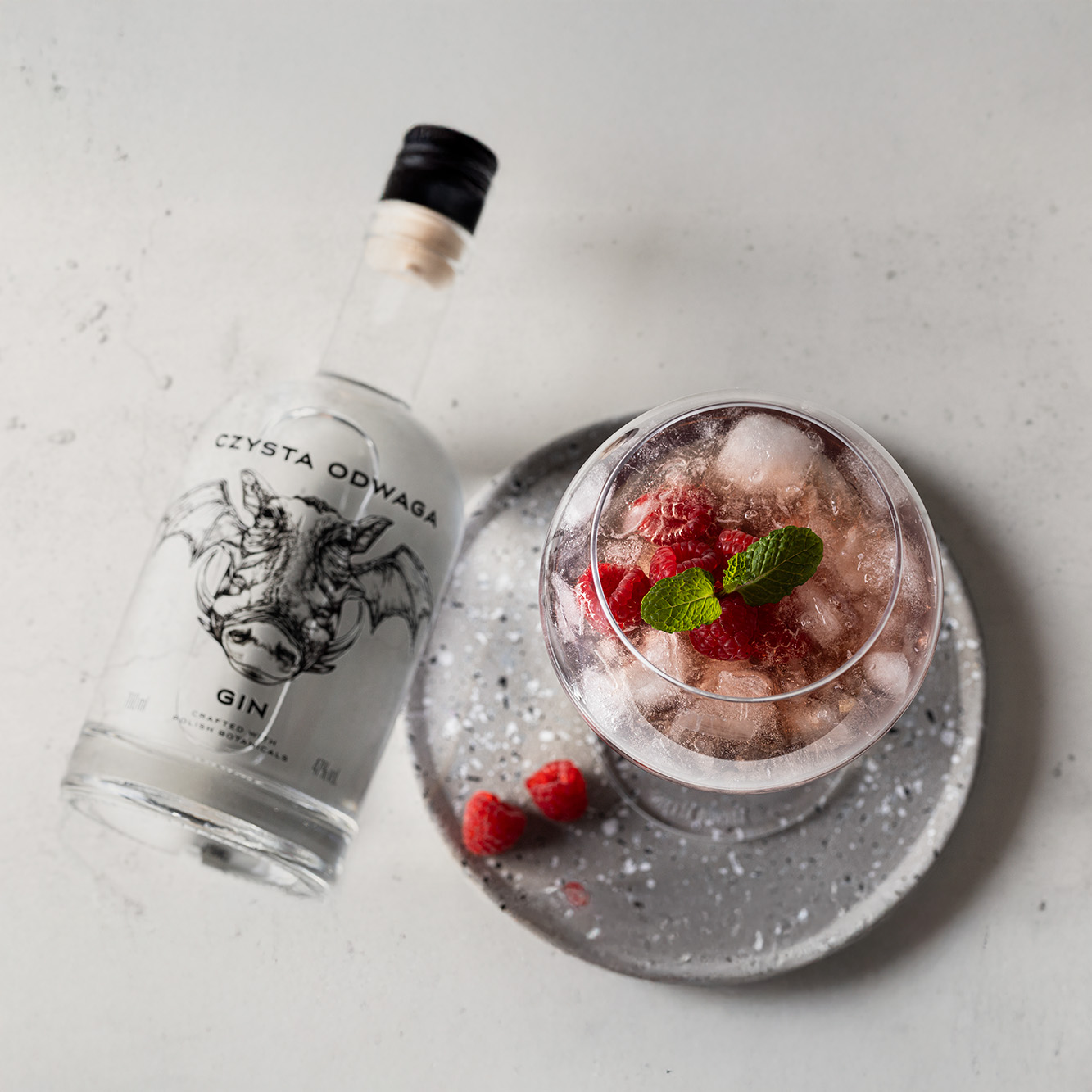 Gin na prezent: 5 pomysłów na eleganckie zestawy z Czystej Odwagi