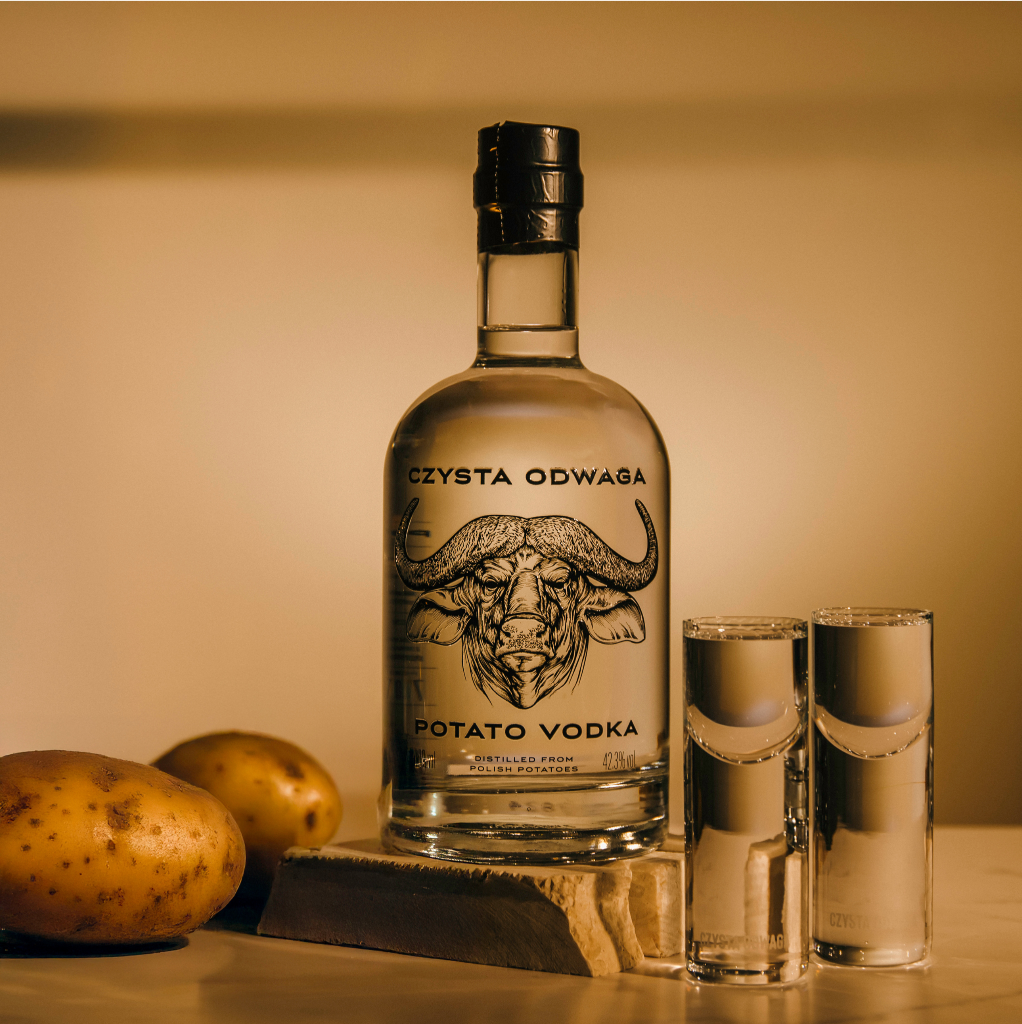 Polska wódka ziemniaczana w nowoczesnym wydaniu - filozofia marki Czysta Odwaga