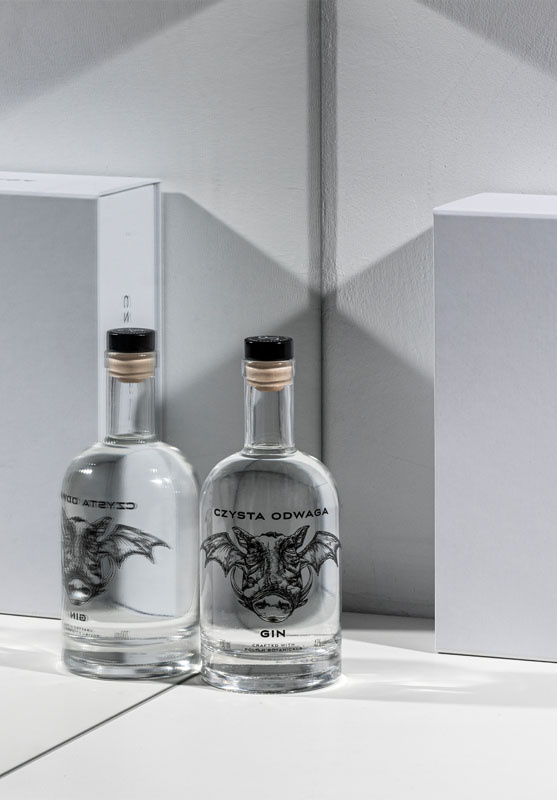 Zestaw prezentowy z alkoholem Czysta Odwaga - 2 sztuki ginu z polskimi botanikami 700 ml w eleganckim pudełku