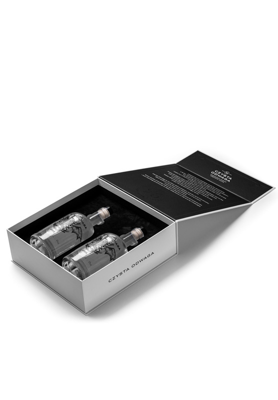 Zestaw prezentowy z alkoholem Czysta Odwaga - 2 sztuki ginu z polskimi botanikami 700 ml w eleganckim pudełku
